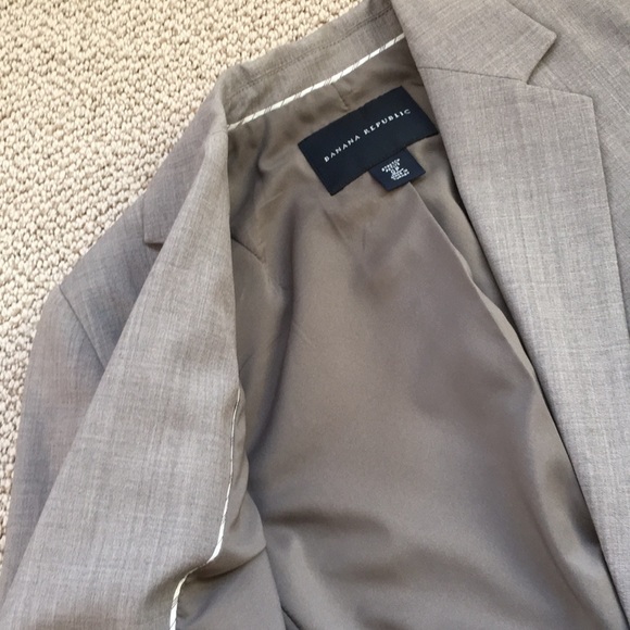 Classic Banana Republic suit jacket & skirt - Picture 2 of 7